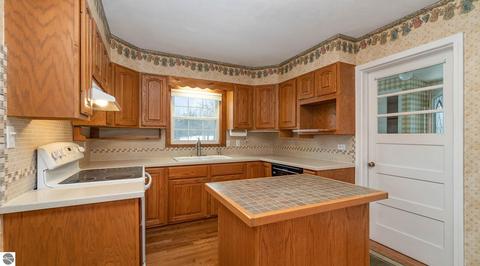 1860 N State Rd, Ithaca, MI 48847 photo 3