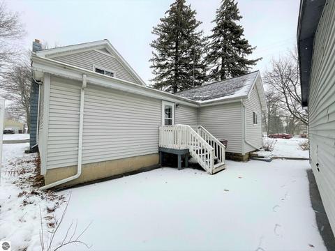 240 E Wright Ave, Shepherd, MI 48883 photo 7