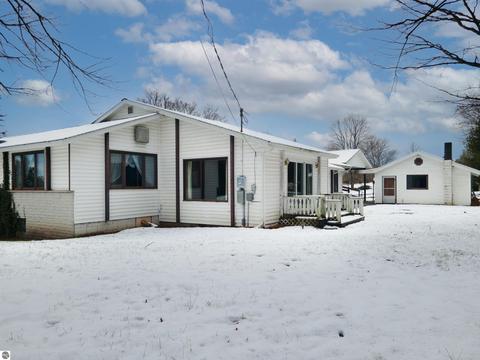 99 Fleming St, Saint Ignace, MI 49781 photo 5