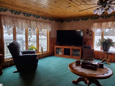 406 E Main, Hale, MI 48739 photo 2