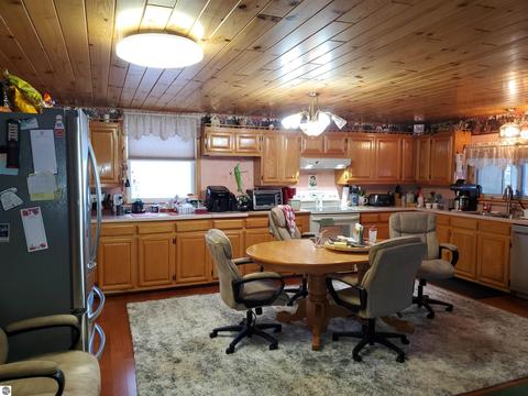406 E Main, Hale, MI 48739 photo 4