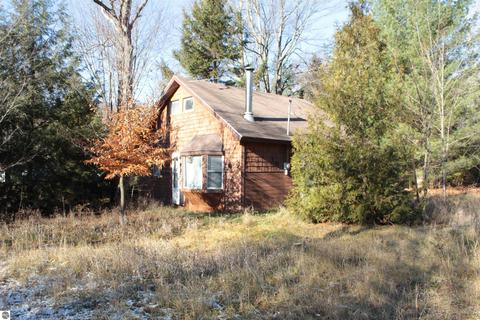 10964 Maple, Mesick, MI 49668 photo 2