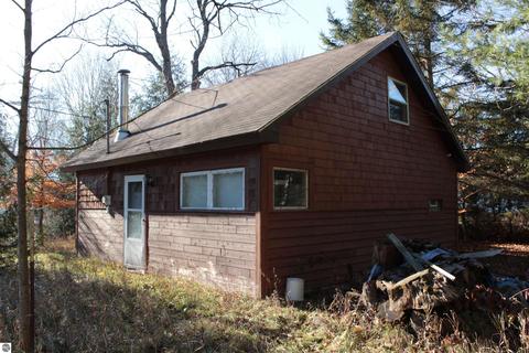 10964 Maple, Mesick, MI 49668 photo 1