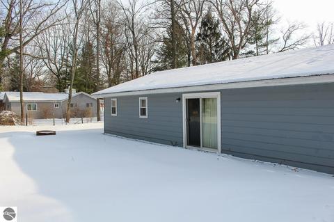 2131 Harper Dr, Harrison, MI 48625 photo 32