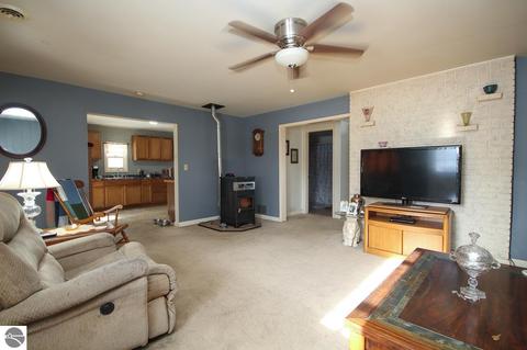 2131 Harper Dr, Harrison, MI 48625 photo 4