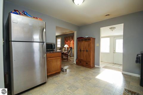 2131 Harper Dr, Harrison, MI 48625 photo 9