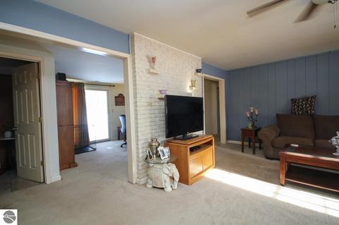 2131 Harper Dr, Harrison, MI 48625 photo 8