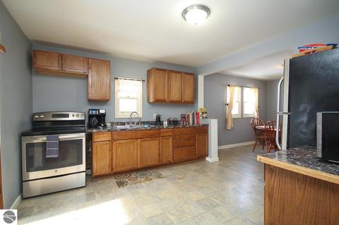 2131 Harper Dr, Harrison, MI 48625 photo 11