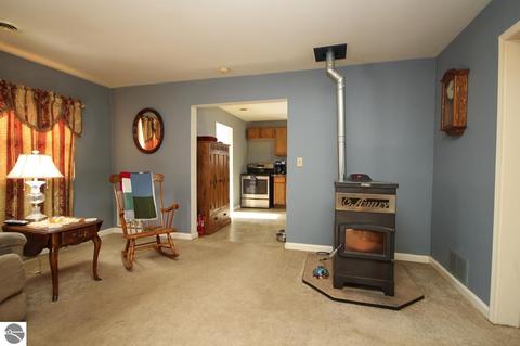 2131 Harper Dr, Harrison, MI 48625 photo 5