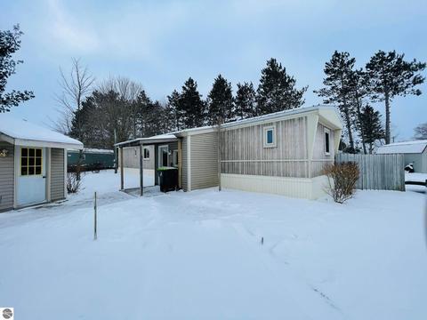 320 Pine St, Manton, MI 49663 photo 3