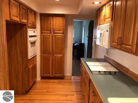 214 E Upright St, Charlevoix, MI 49720 photo 5