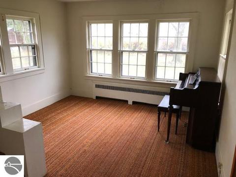 214 E Upright St, Charlevoix, MI 49720 photo 9