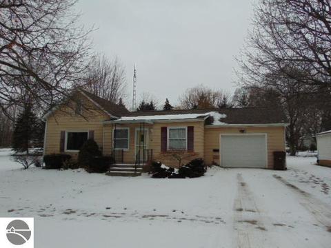 511 N Ithaca St, Ithaca, MI 48847 photo 2