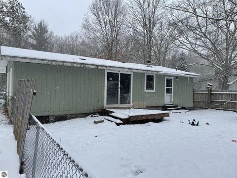 778 E Pine River Rd, Midland, MI 48640 photo 9
