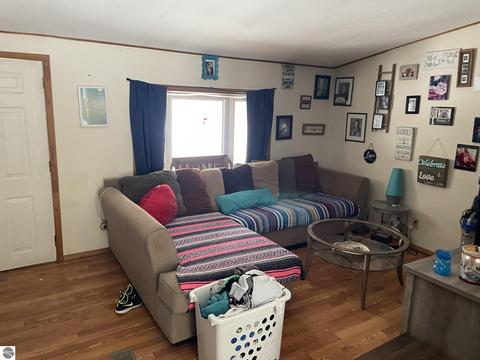 778 E Pine River Rd, Midland, MI 48640 photo 3
