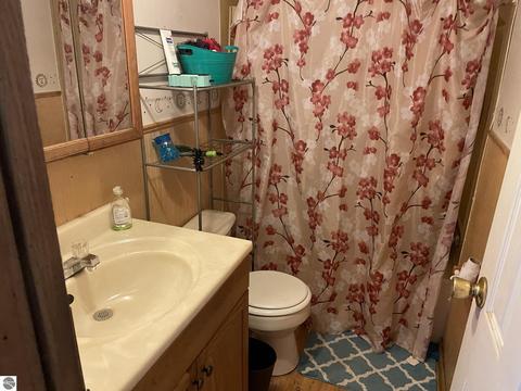 778 E Pine River Rd, Midland, MI 48640 photo 4