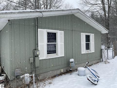 778 E Pine River Rd, Midland, MI 48640 photo 11