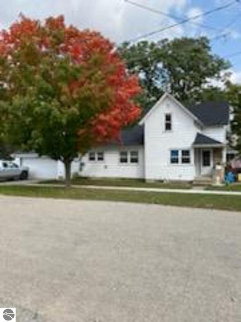 601 E Center St, Ithaca, MI 48847 photo 2