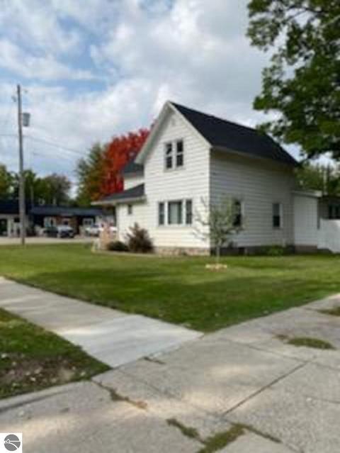 601 E Center St, Ithaca, MI 48847 photo 3