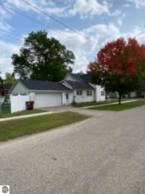 601 E Center St, Ithaca, MI 48847 photo 9