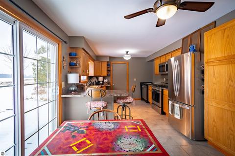 2283 E Millbrook Rd, Mount Pleasant, MI 48858 photo 3