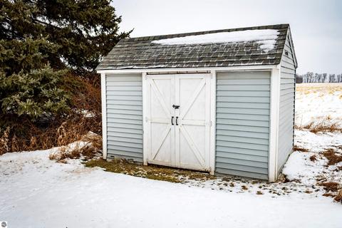 2283 E Millbrook Rd, Mount Pleasant, MI 48858 photo 22