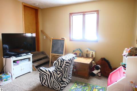 8568 S Pingree Rd, Middleton, MI 48856 photo 15