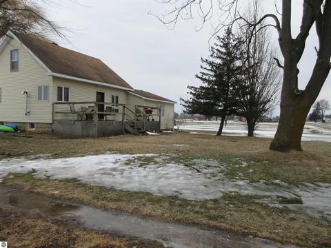 8568 S Pingree Rd, Middleton, MI 48856 photo 3