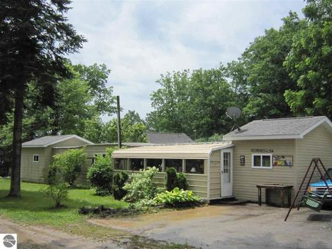 3817 Maple Ave, Lupton, MI 48635 photo 1