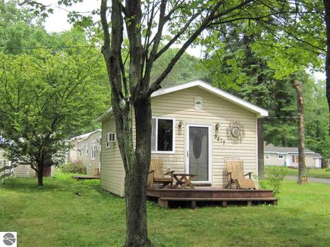 3817 Maple Ave, Lupton, MI 48635 photo 4