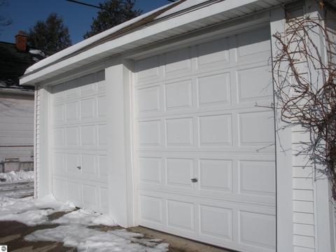 5203 Jonathon Ln, Dearborn, MI 48126 photo 5