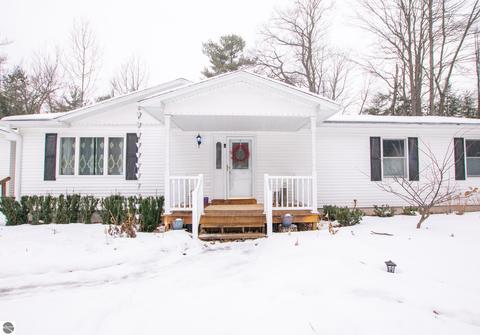 4737 Springbrook Dr, Williamsburg, MI 49690 photo 1
