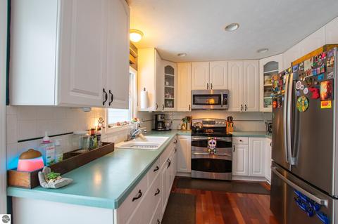 4737 Springbrook Dr, Williamsburg, MI 49690 photo 11