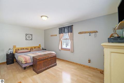 5756 Karlin Rd, Interlochen, MI 49643 photo 9