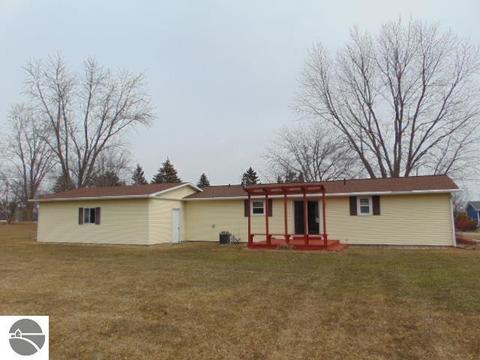 759 Norton Gibbs Dr, Ithaca, MI 48847 photo 6