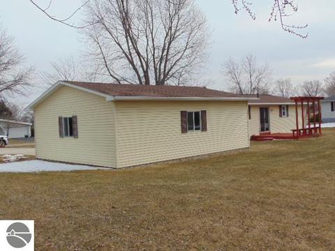 759 Norton Gibbs Dr, Ithaca, MI 48847 photo 9