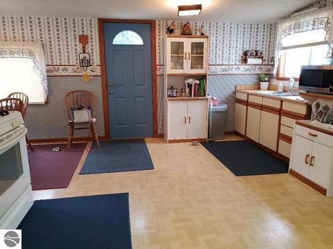 3520 E River Rd, Mount Pleasant, MI 48858 photo 2