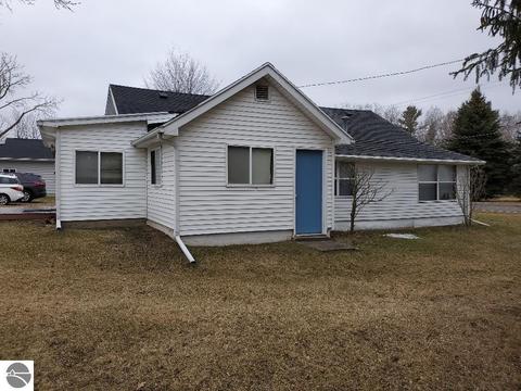 3520 E River Rd, Mount Pleasant, MI 48858 photo 1
