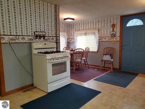 3520 E River Rd, Mount Pleasant, MI 48858 photo 4