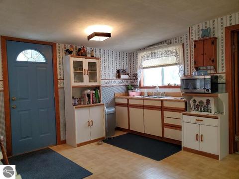3520 E River Rd, Mount Pleasant, MI 48858 photo 3