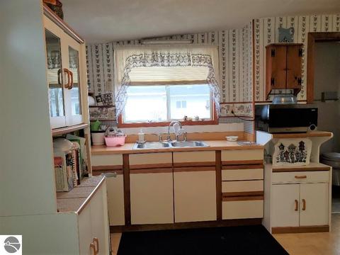 3520 E River Rd, Mount Pleasant, MI 48858 photo 5