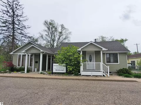 4912 E Pickard Rd, Mount Pleasant, MI 48858