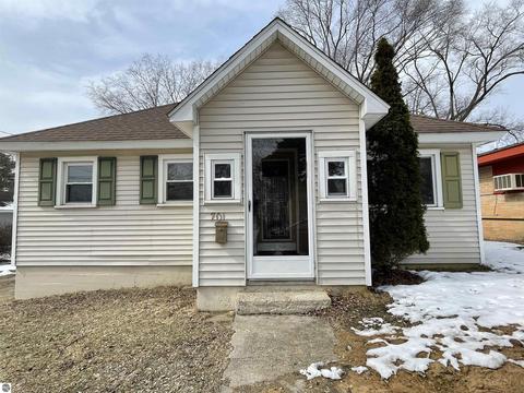 701 Maple, Clare, MI 48617 photo 1