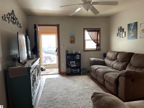 701 Maple, Clare, MI 48617 photo 4