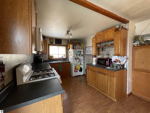 701 Maple, Clare, MI 48617 photo 18