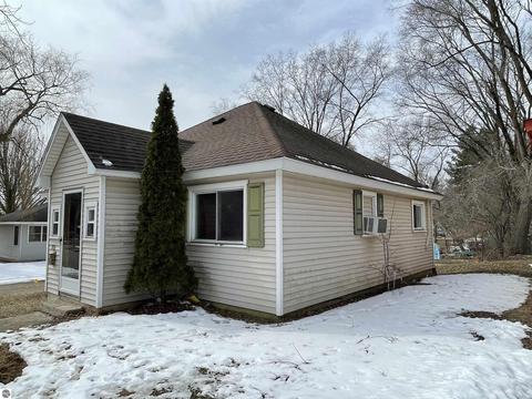 701 Maple, Clare, MI 48617 photo 3