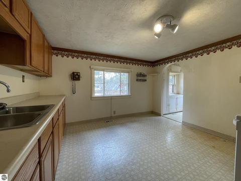 8057 E Baseline Rd, Mount Pleasant, MI 48858 photo 8
