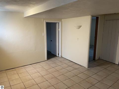 703 E High St, Mount Pleasant, MI 48858 photo 12
