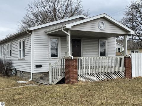 703 E High St, Mount Pleasant, MI 48858 photo 1