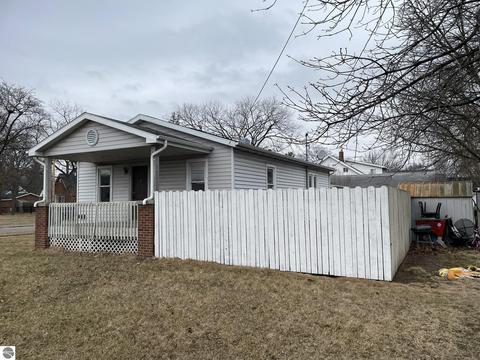 703 E High St, Mount Pleasant, MI 48858 photo 13